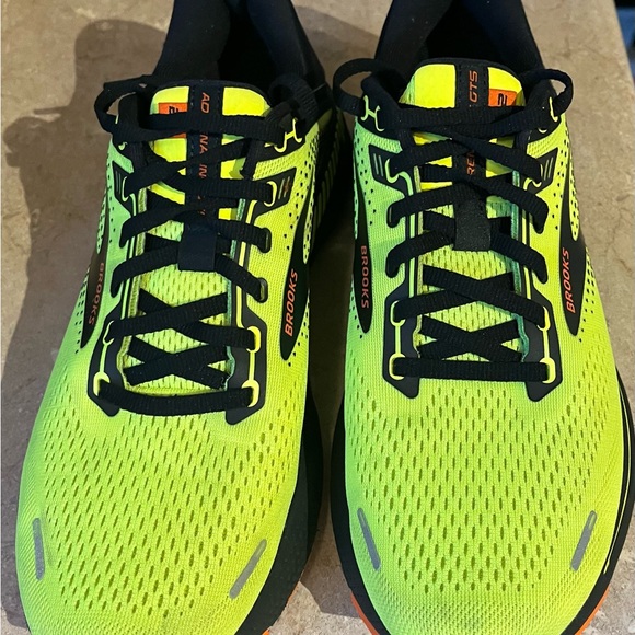 Brooks Adrenaline GTS 22 - Picture 3 of 9